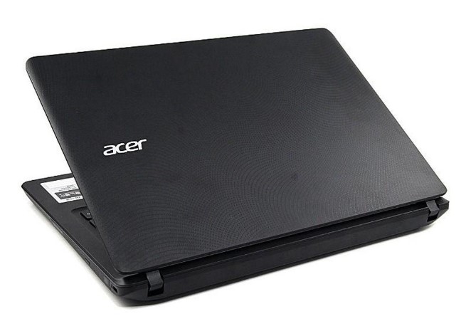 Laptop Acer Hitam